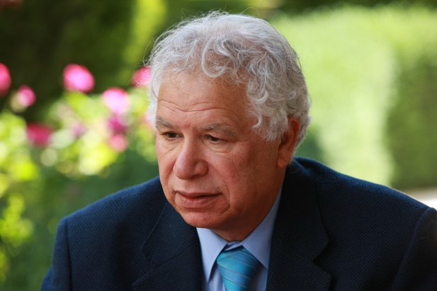 Photo of author Mourid Barghouti